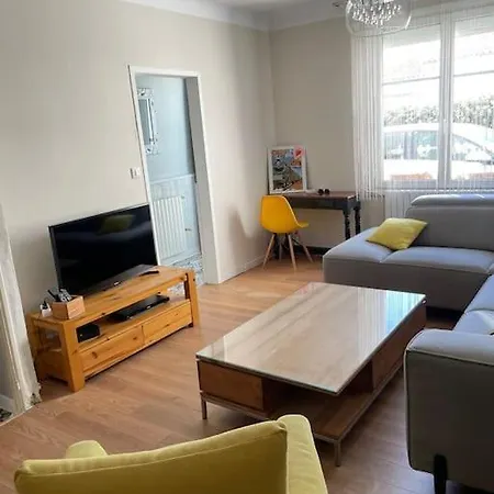 Maison Avec Jardin Expose Sud, 2 Terrasses レ・サ​​ーブル・ドロンヌ